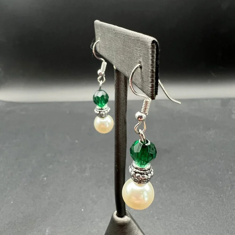 Faux Pearl Pierced Dangle Earrings Green Bead‎ Silver Tone Wire Drop